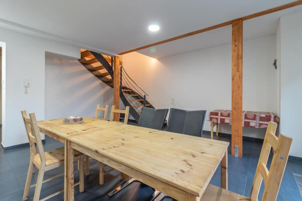 Maisonette-Wohnung Mit 5 Schlafzimmern Wörrstadt Exteriör bild