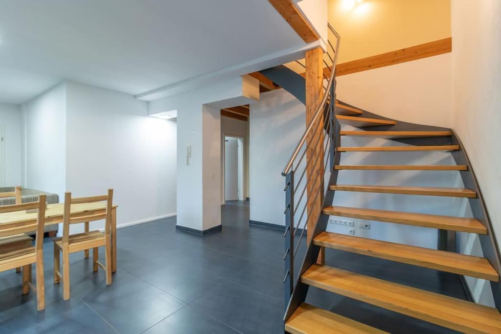Maisonette-Wohnung Mit 5 Schlafzimmern Wörrstadt Exteriör bild