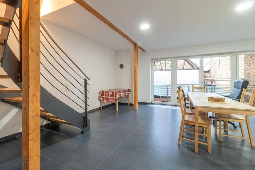 Maisonette-Wohnung Mit 5 Schlafzimmern Wörrstadt Exteriör bild